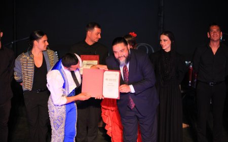 ANTALYA’DA FLAMENKO RÜZGARI: CARMEN AYAKTA ALKIŞLANDI!