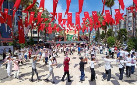 Kumluca’da Engel Tanımayan Sevgi: Özel Bireyler Meydanı Renklendirdi!