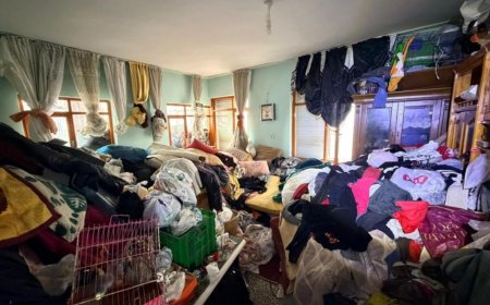 Kepez’de Çöp Ev Alarmı: Düdenbaşı Mahallesi’ndeki Atıklar Tahliye Edildi