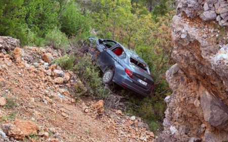 Manavgat’ta Korkutan Kaza: Kontrolden Çıkan Araç Uçuruma Yuvarlandı