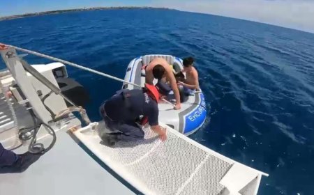 Antalya’da Can Pazarı: Patlayan Botla Açığa Sürüklenen 2 Genci Sahil Güvenlik Kurtardı
