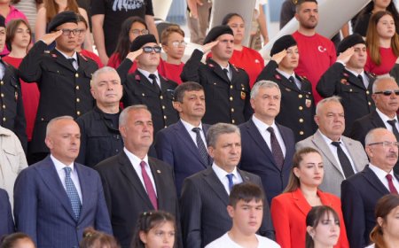 Antalya’da 19 Mayıs Coşkusu: Gençlik Eski Stadyumda Buluştu