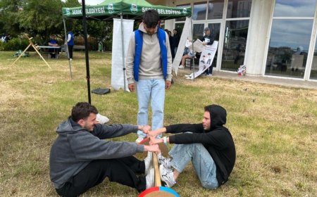 Akdeniz Üniversitesi’nden Örnek Proje: Gençler Sosyal Sorumluluk İçin Telefonlarını Teslim Etti