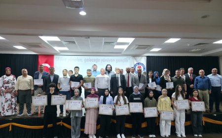Antalya’da Bilge Nesil Rüzgarı: Dereceye Giren Öğrencilere 210 Bin TL Ödül