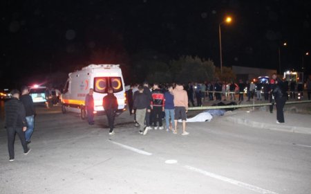 Kumluca’da Feci Kaza: Motosikletteki 2 Genç Hayatını Kaybetti