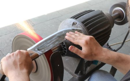 Antalya'da Bıçakçılarda Bayram Mesaisi Başladı