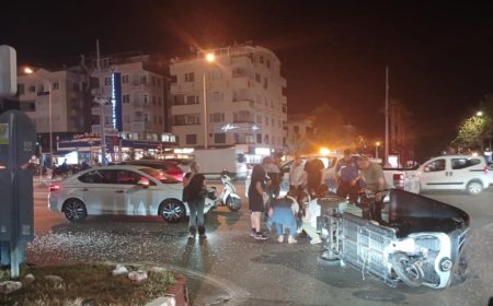 Konyaaltı'nda Otomobil ile 3 Tekerlekli Motosiklet Çarpıştı