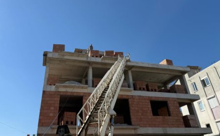 Serik'te İnşaat Ustası Üst Katta Mahsur Kaldı: İtfaiye Kurtardı