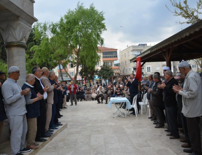 Korkuteli’nde Hac Heyecanı: 103 Hacı Adayı Dualarla Uğurlandı.