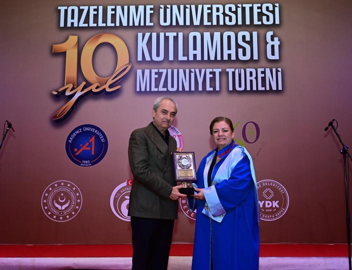Tazelenme Üniversitesi 10. Mezunlarını Verdi: Aktif Yaşlanmada Örnek Model.