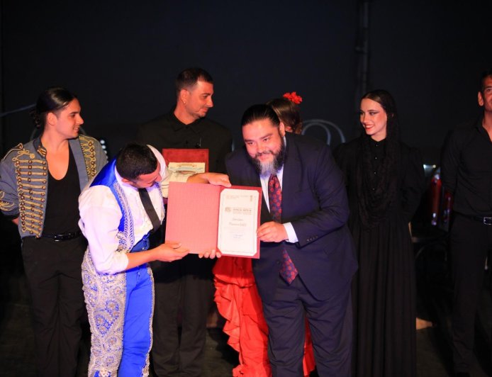 ANTALYA’DA FLAMENKO RÜZGARI: CARMEN AYAKTA ALKIŞLANDI!
