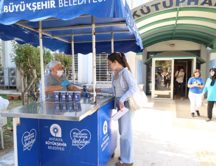 Final Maratonunda İç Isıtan Destek: Akdeniz Üniversitesi’nde Çorba İkramı Başladı
