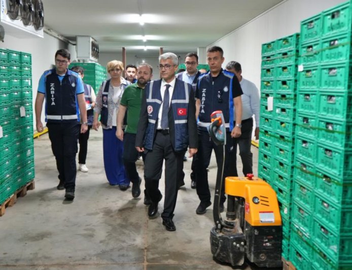 Antalya Toptancı Hali’nde Bayram Mesaisi: Künyeler ve Faturalar Mercek Altında