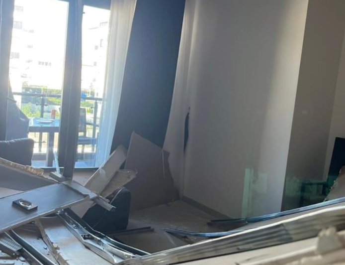 Alanya'da Asma Tavan Çökmesi Sonucu 2 Kişi Hastaneye Kaldırıldı