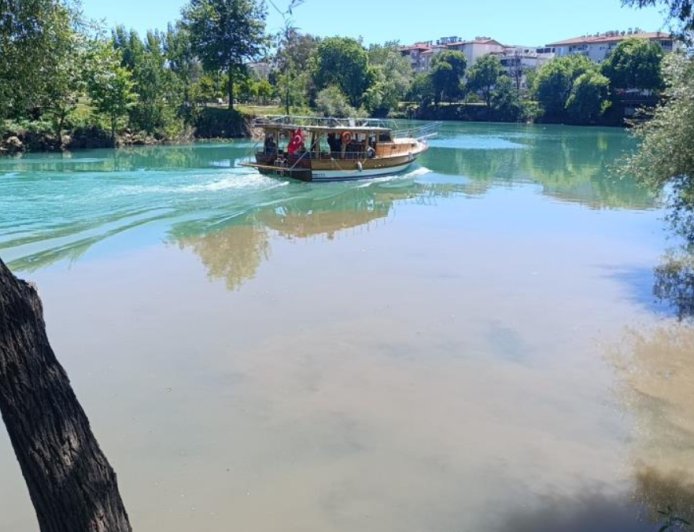 Maviden Kahverengiye Hüzün: Manavgat Irmağı Kanalizasyon Kurbanı Oldu