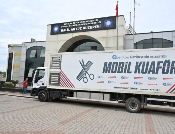 Antalya’nın Mobil Kuaförü Bu Kez Huzurevi Sakinleri İçin Yollarda!