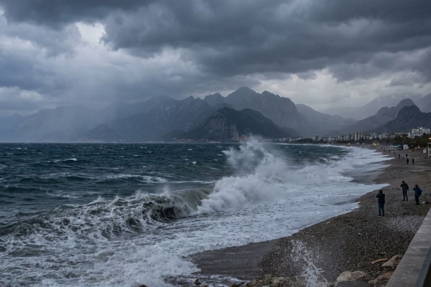 Antalya ve Mersin Sahilleri İçin Fırtına Uyarısı: Kaş-Anamur Arasında Deniz Ulaşımına Dikkat!
