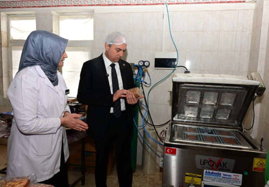 Başkan Kocagöz Kepez’in Ekmek Fabrikasını İnceledi: Üretimde Teknoloji Hamlesi
