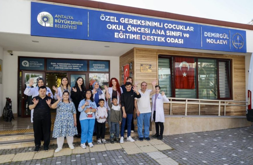 En Özel Ellerden En Anlamlı Hediyeler: Özel Bireyler Annelerini Duygulandırdı