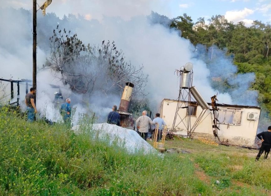 Kumluca'da Müstakil Ev Yangını: Bir Ev Kullanılamaz Hale Geldi