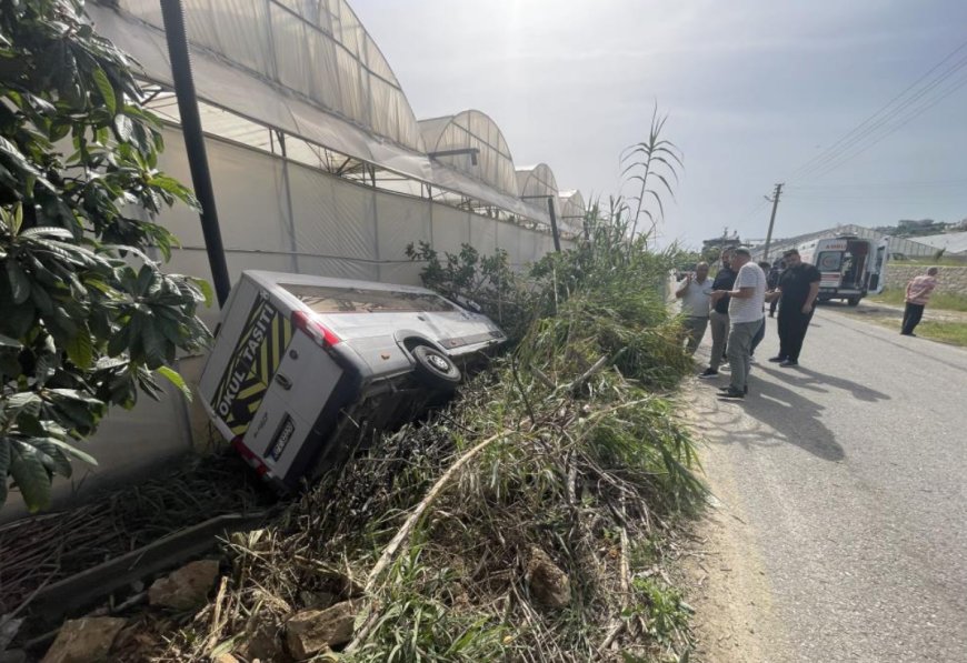 Alanya’da Okul Servisi Şarampole Devrildi: 6 Öğrenci Yaralı
