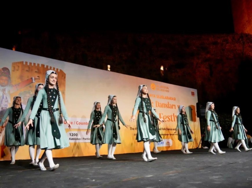Dünya Alanya’da Buluştu: 4. Uluslararası Halk Dansları ve Müzik Festivali Başladı