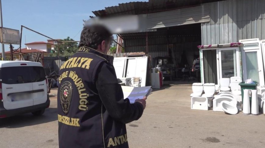 Antalya’da İkinci El Pazarında Sıkı Markaj: 2 İş Yeri Mühürlendi