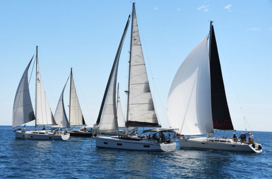 Antalya Denizlerinde Yelkenler Fora: Coral Cup Heyecanı Kemer’de Başladı