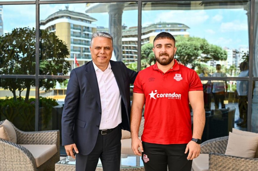 Muratpaşa'da Hedef Yine Şampiyonluk: Başkan Uysal’dan Pehlivanlara Moral Ziyareti