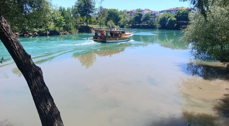 Maviden Kahverengiye Hüzün: Manavgat Irmağı Kanalizasyon Kurbanı Oldu