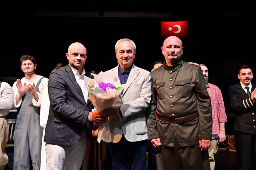 Kepez’de Tarih Sahneye Taşındı: Bandırma Vapuru Prömiyerini Yaptı