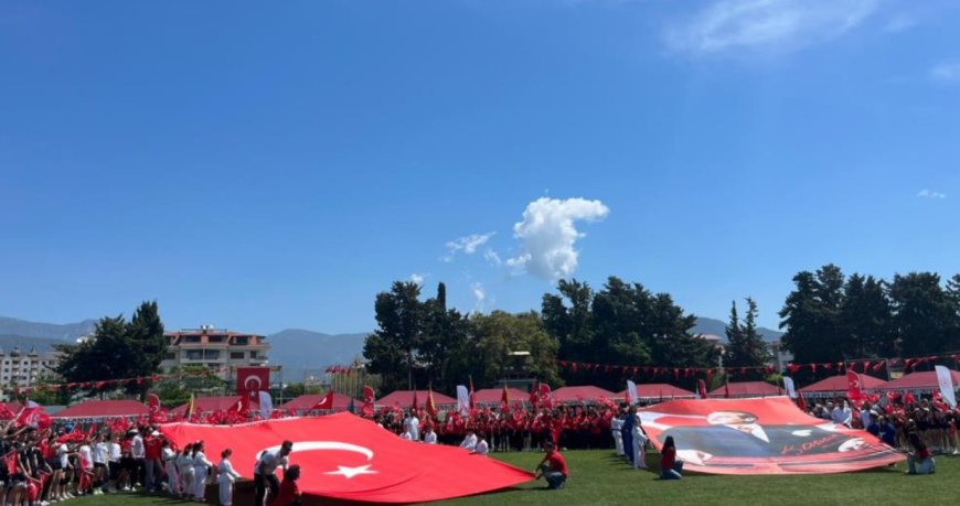 Alanya’da 19 Mayıs Atatürk’ü Anma, Gençlik ve Spor Bayramı Resmî Törenlerle Kutlandı