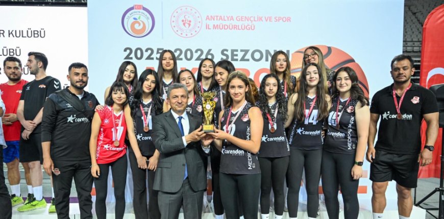 Antalya’da 19 Mayıs Coşkusu: Basketbol ve Voleybol Liglerinde Ödüller Sahiplerini Buldu
