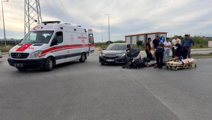 Manavgat'ta Motosiklet ile Otomobil Çarpıştı: 1’i Bebek 2 Yaralı