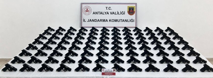 Serik'te Silah Kaçakçılığı Operasyonu: 100 Tabanca Ele Geçirildi