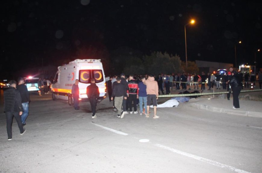 Kumluca’da Feci Kaza: Motosikletteki 2 Genç Hayatını Kaybetti
