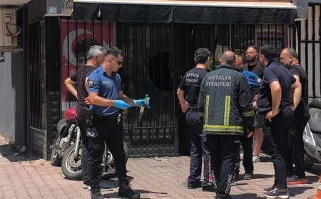 Muratpaşa'da Kendisini İş Yerine Kilitleyen Şahıs İkna Edildi