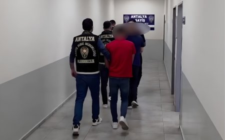 Antalya'da Karşılıksız Çek Dolandırıcılığı Operasyonu: 4 Tutuklama