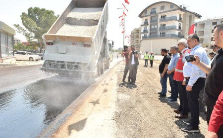 Altınova’dan Start Verildi: Kepez’de Asfalt Mesaisi Başladı