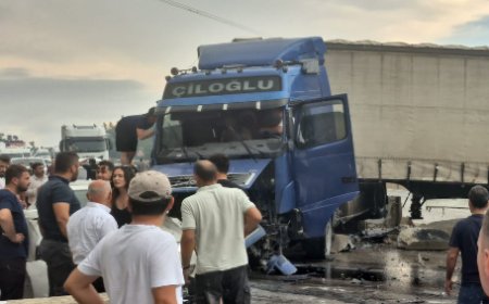 Antalya-Kemer Yolunda Tır Kazası: Trafik Tek Şeride Düştü