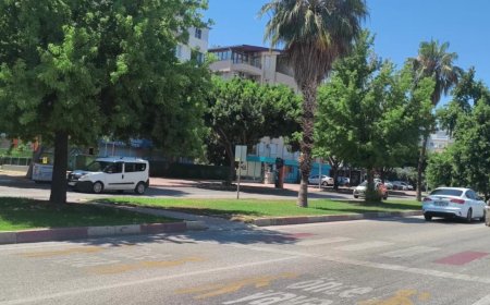 Antalya’da Yaya Geçidindeki Kadına Otomobil Çarptı