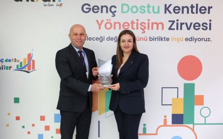 Antalya Büyükşehir’e Genç Dostu Kent Ödülü