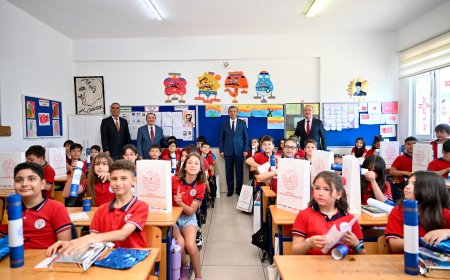 Antalya'da Yarım Milyona Yakın Öğrenci Tatile Girdi: Vali Şahin'den "Ekrandan Uzak Durun" Uyarısı!