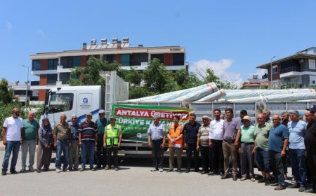Antalya Büyükşehir’den Fırtına Mağduru Üreticilere Sera Naylonu Desteği