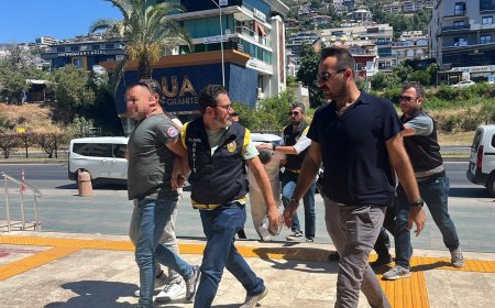 Alanya’da Sokak Ortasında Pompalı Tüfekli Dehşet: Husumetlisi Tarafından Vurulan Adam Hayatını Kaybetti!