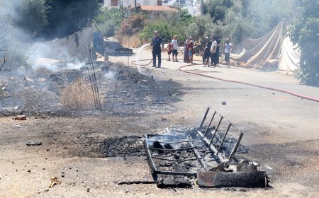 Kepez’de "2 Kilo Demir" Uğruna Mahalle Yanıyordu: Çekyatı Ateşe Veren Firari İle Komşular Birbirine Girdi!