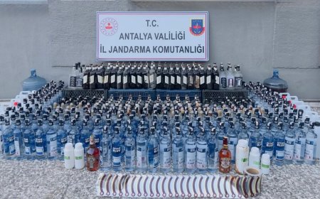 Manavgat’ta Sahte İçki Fabrikasına Jandarma Baskını: Bin Litreden Fazla Alkol Ele Geçirildi, 1 Tutuklama!