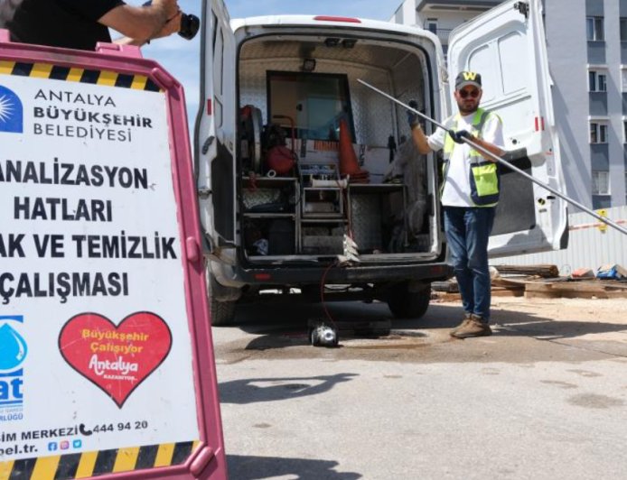 ASAT’tan Muratpaşa’da Kapsamlı Kanalizasyon ve Altyapı Temizliği