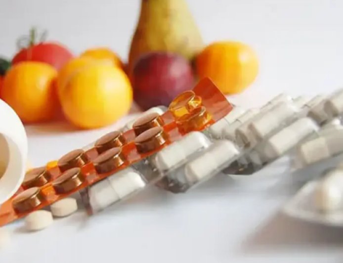 Uzmanlar Uyarıyor: Bilinçsiz Vitamin ve Takviye Kullanımı Sağlığı Tehdit Ediyor