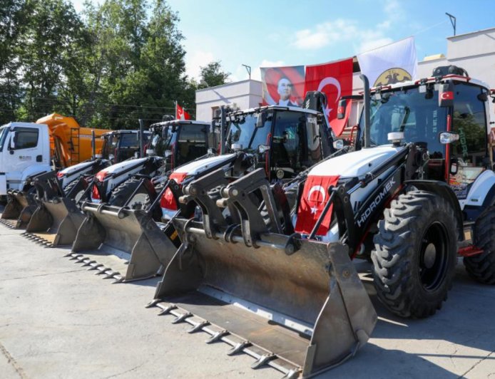 Alanya Belediyesi Fen İşleri Filosunu Genişletti: Yeni İş Makineleri Sahaya İndi